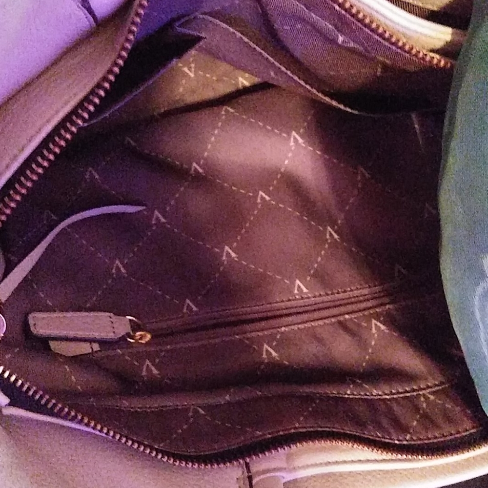 VINCE CAMUTO Handbag - Picture 4 of 4